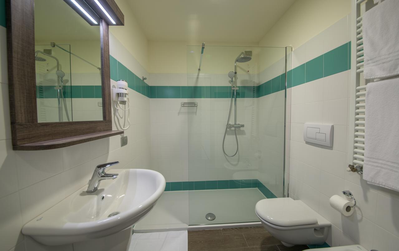 Hotel Panineria Colombera Rossa Брешія Екстер'єр фото